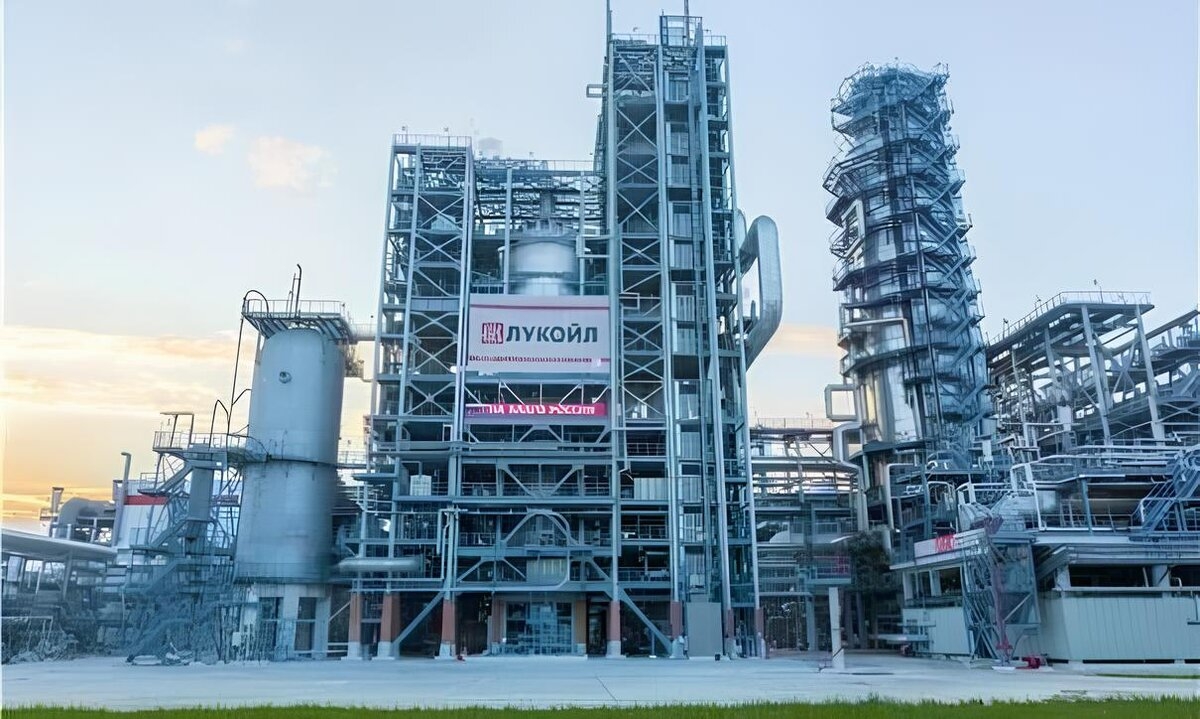 «ЛУКОЙЛ-Пермнефтеоргсинтез» ведет строительство комплекса каталитического крекинга в Перми